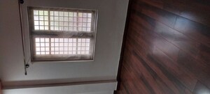 Room in 3 BHK Independent House at Nr Colony – for Rent