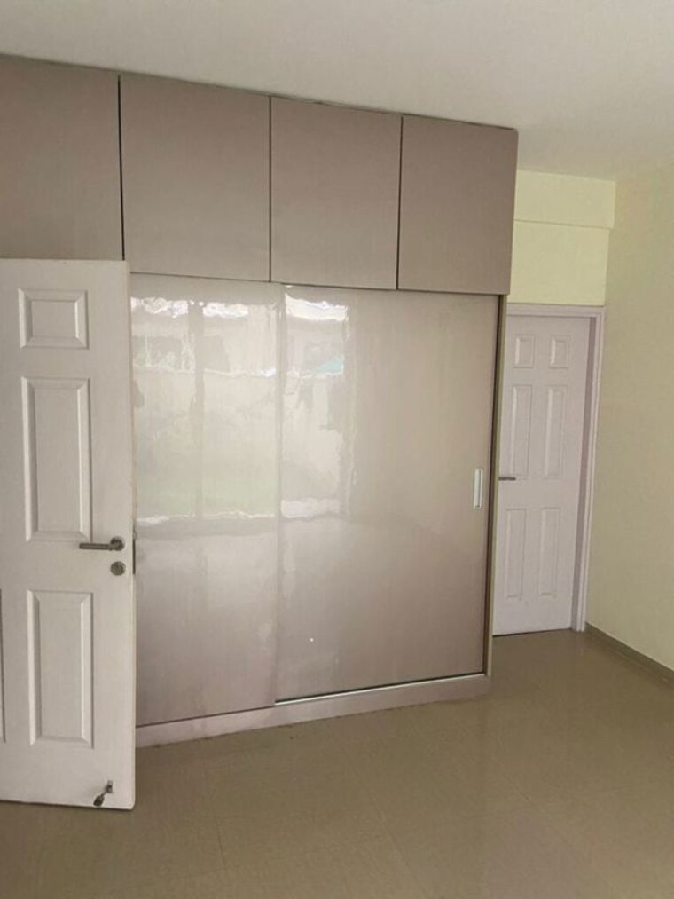 Bathroom, emaar-emerald-estate 3 Bedroom 1395 Sq.Ft. Apartment In Sector 65 Gurgaon 10424598
