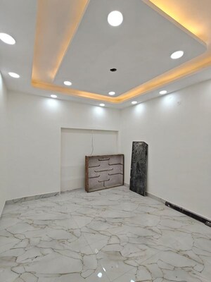 Room in 2 BHK Builder Floor at Naveen Park – for Sale