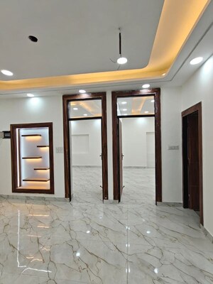 Room in 2 BHK Builder Floor at Naveen Park – for Sale