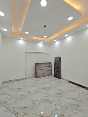 Room in 2 BHK Builder Floor at Naveen Park – for Sale