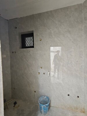Washroom in 2 BHK Builder Floor at Naveen Park – for Sale
