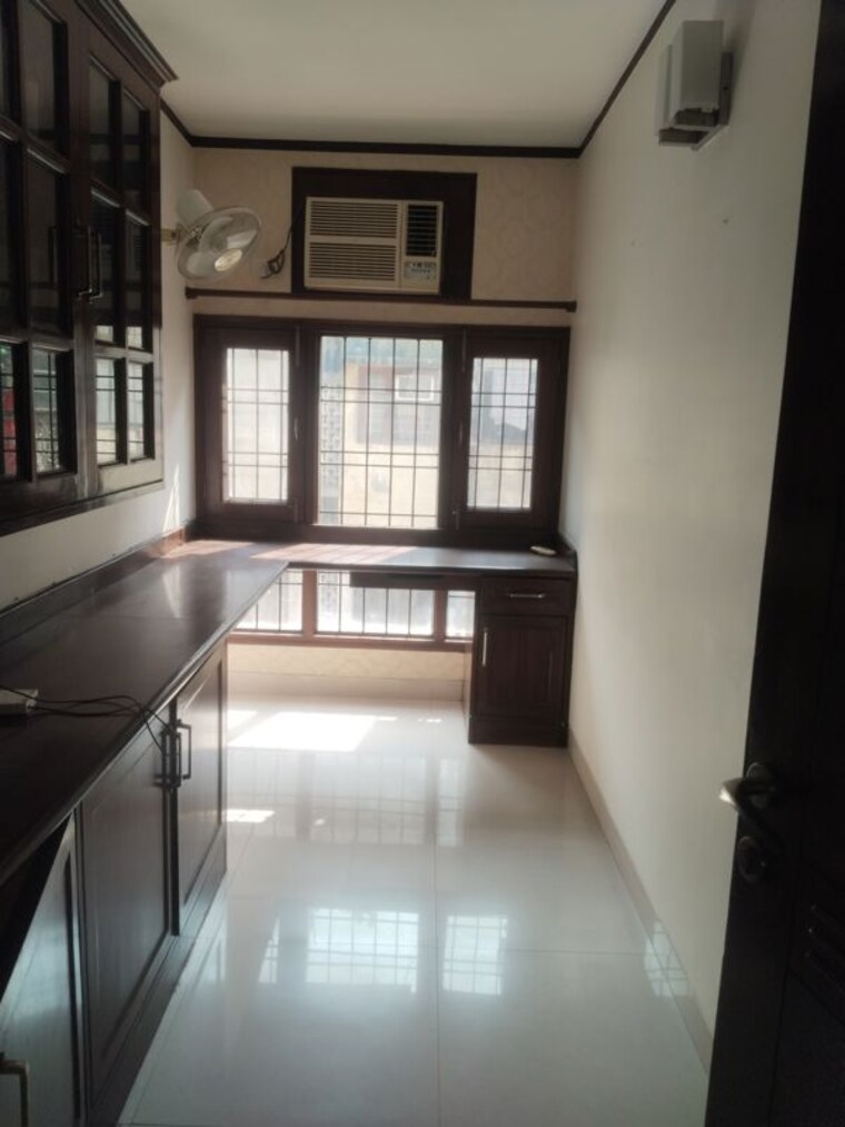 Kitchen, sarita vihar 3 Bedroom 1950 Sq.Ft. Builder Floor In Sarita Vihar Delhi 10424603