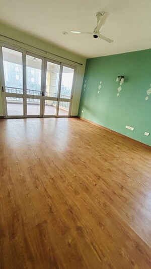 3 BHK Apartment For Rent in Jaypee Greens Pavilion Court, Sector 128