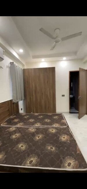 Bedroom in 1 BHK Builder Floor at Sector 40 – for Rent