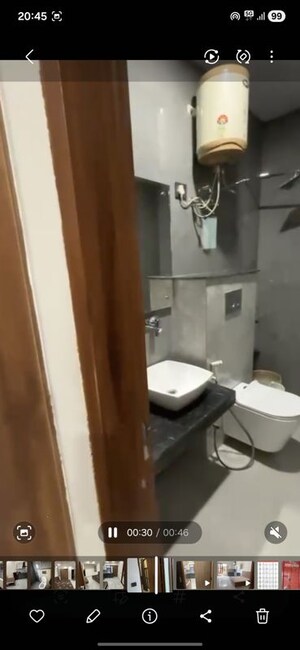 Bathroom in 1 BHK Builder Floor at Sector 40 – for Rent
