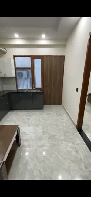 Kitchen in 1 BHK Builder Floor at Sector 40 – for Rent