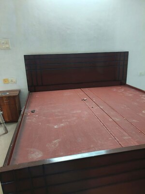 Furnished Amenities in 2.5 BHK Apartment at Skytech Matrott, Sector 76 – for Rent