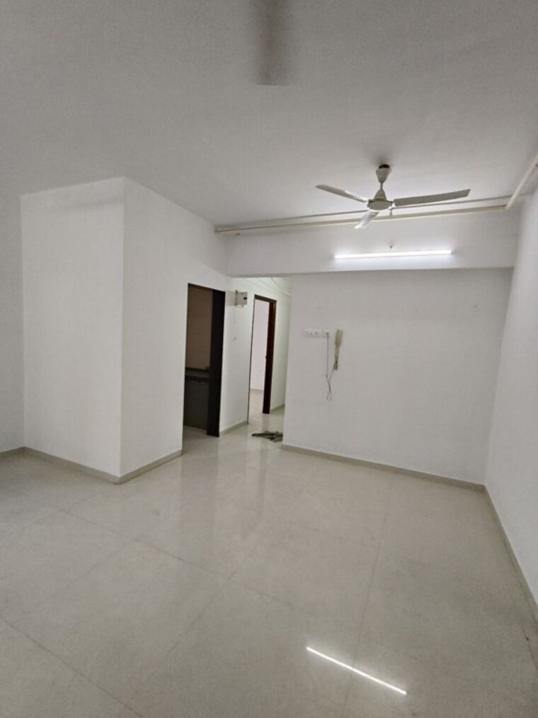 Room, velocity-hill-spring 2.5 Bedroom 800 Sq.Ft. Apartment In Ghodbunder Road Thane 10424729