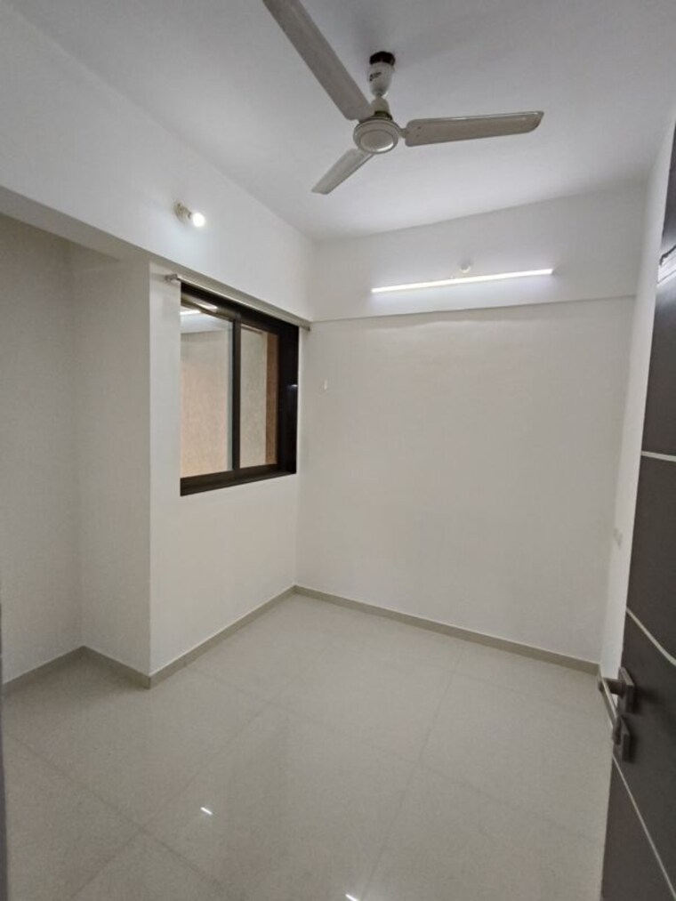 Room, velocity-hill-spring 2.5 Bedroom 800 Sq.Ft. Apartment In Ghodbunder Road Thane 10424729