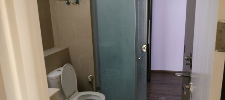 Bathroom, emaar-the-palm-drive-the-premier-terraces 3.5 Bedroom 2200 Sq.Ft. Apartment In Sector 66 Gurgaon 10424753