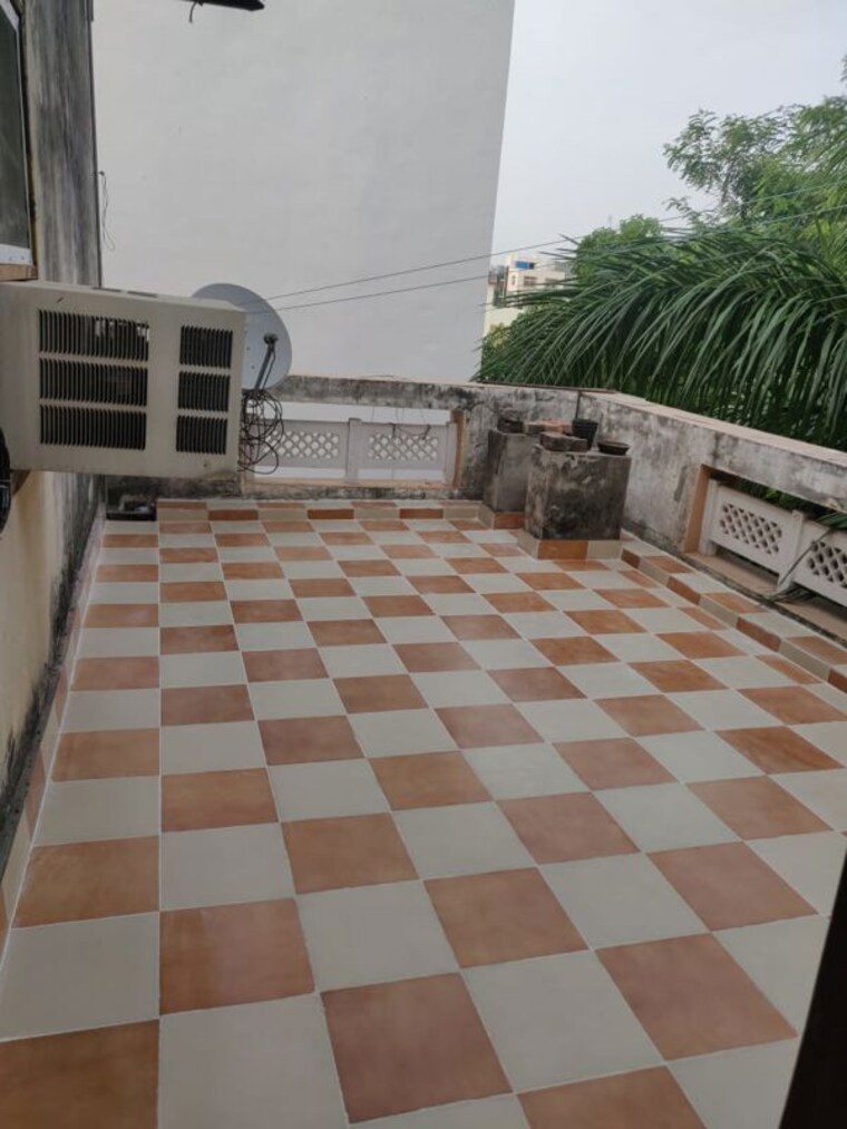 Balcony, gomti nagar 1 Bedroom 500 Sq.Ft. Builder Floor In Gomti Nagar Lucknow 10424756