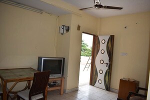 Bedroom in 1 BHK Builder Floor at Gomti Nagar – for Rent