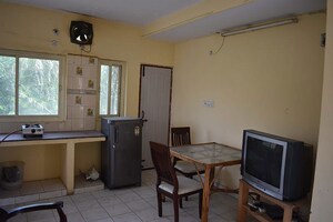Team Area in 1 BHK Builder Floor at Gomti Nagar – for Rent