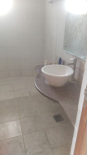 Bathroom in 3 BHK Apartment at Parsvnath Planet, Gomti Nagar – for Rent