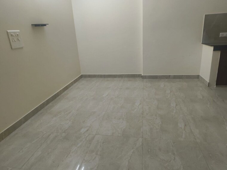Room, gomti nagar 1 Bedroom 600 Sq.Ft. Builder Floor In Gomti Nagar Lucknow 10424774