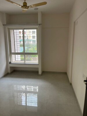 Room in 3 BHK Apartment at Nyati Era, Dhanori – for Rent