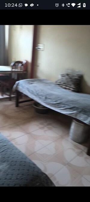 Staircase in 2 BHK Apartment at Nehru Nagar – for Rent