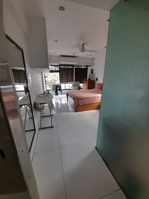 Bedroom in 2 BHK Apartment at Andheri West – for Rent