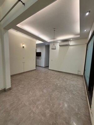 Room in 4 BHK Builder Floor at New Friends Colony – for Rent