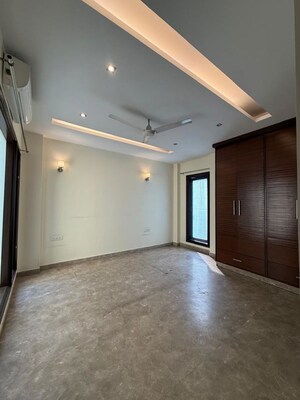 Room in 4 BHK Builder Floor at New Friends Colony – for Rent