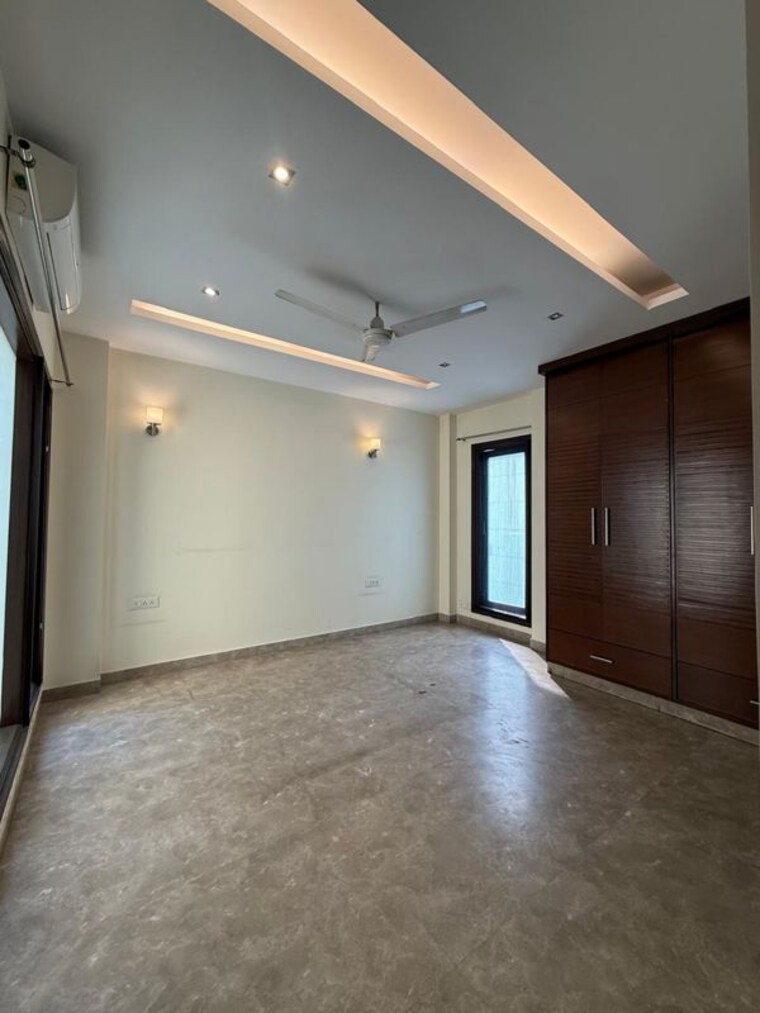Room, new friends colony 4 Bedroom 2200 Sq.Ft. Builder Floor In New Friends Colony Delhi 10424865