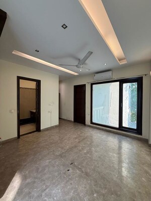 Room in 4 BHK Builder Floor at New Friends Colony – for Rent