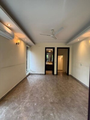 Room in 4 BHK Builder Floor at New Friends Colony – for Rent