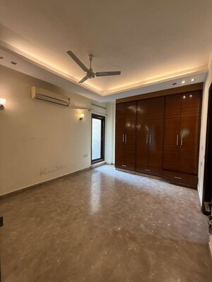 Room in 4 BHK Builder Floor at New Friends Colony – for Rent