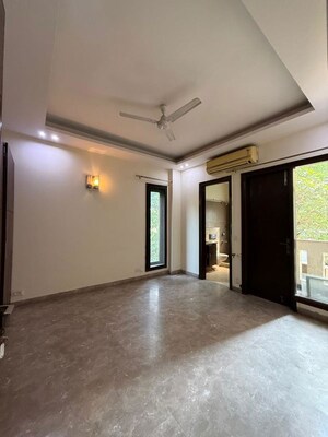 Room in 4 BHK Builder Floor at New Friends Colony – for Rent