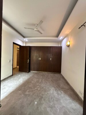 Room in 4 BHK Builder Floor at New Friends Colony – for Rent