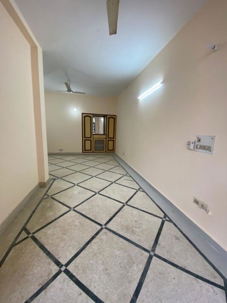 Room, sector 23a 2 Bedroom 173 Sq.Ft. Builder Floor In Sector 23a Gurgaon 10424898
