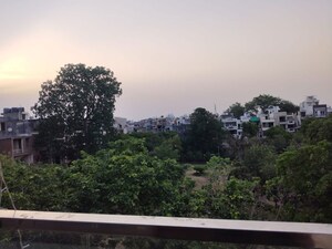 Plot Area in 2 BHK Builder Floor at Malviya Nagar – for Rent