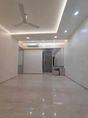 Bedroom in 3 BHK Apartment at Kalpataru Magnus, Bandra East – for Rent