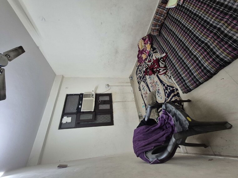  Parking, mayur vihar 1.5 Bedroom 380 Sq.Ft. Builder Floor In Mayur Vihar Delhi 10424944