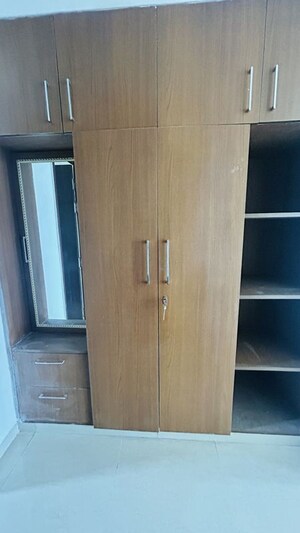 Furnished Amenities in 3.5 BHK Apartment at Jaypee Kalypso Court, Sector 128 – for Sale