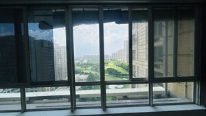 Room in 3.5 BHK Apartment at Jaypee Kalypso Court, Sector 128 – for Sale