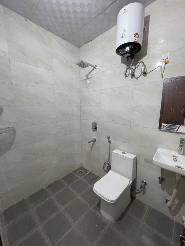 Bathroom, saket 2 Bedroom 850 Sq.Ft. Builder Floor In Saket Delhi 10424955