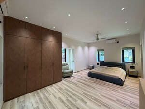 2 BHK Apartment For Rent in Enpar Lotus 101 Worli Residences, Lower Parel