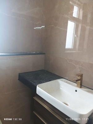Bathroom in 3.5 BHK Apartment at Smart World Orchard, Sector 61 – for Rent