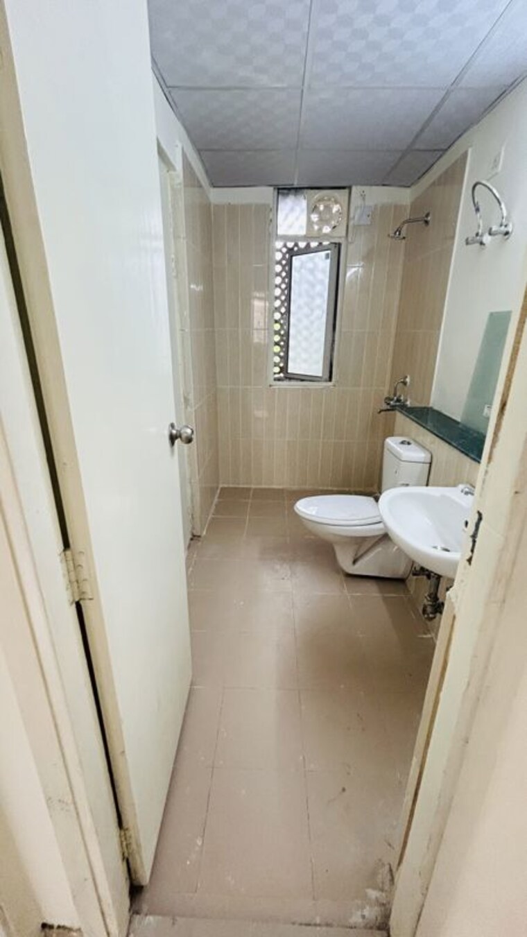 Bathroom, jaypee-kensington-park-apartments 2 Bedroom 1107 Sq.Ft. Apartment In Sector 133 Noida 10424956