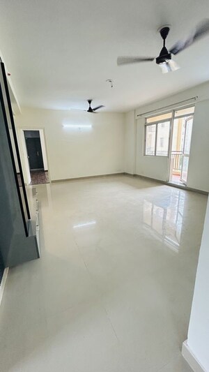 2 BHK Apartment For Rent in Jaypee Kensington Park Apartments, Sector 133