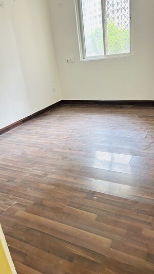 Room in 2 BHK Apartment at Jaypee Kensington Park Apartments, Sector 133 – for Rent