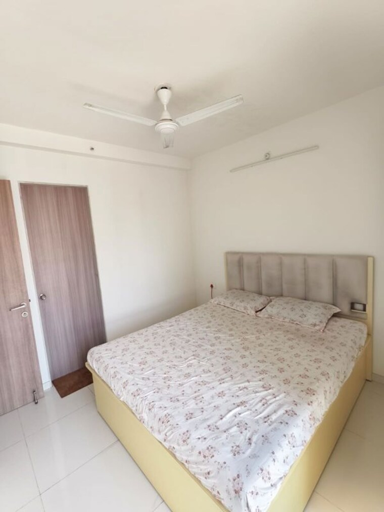 Bedroom, godrej-emerald 3 Bedroom 920 Sq.Ft. Apartment In Ghodbunder Road Thane 10424988