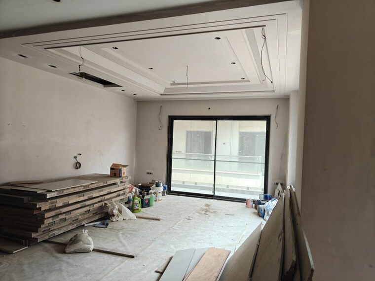Master Bedroom, model town phase 2 5 Bedroom 550 Sq.Yd. Builder Floor In Model Town Phase 2 Delhi 10424987