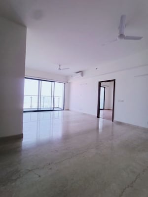 Room in 3.5 BHK Apartment at M3M Latitude, Sector 65 – for Rent