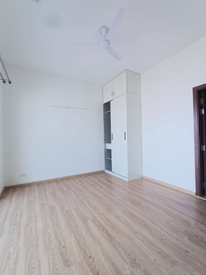 Room in 3.5 BHK Apartment at M3M Latitude, Sector 65 – for Rent