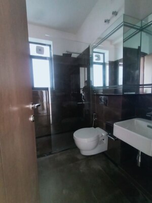 Bathroom in 4 BHK Apartment at M3M Latitude, Sector 65 – for Rent