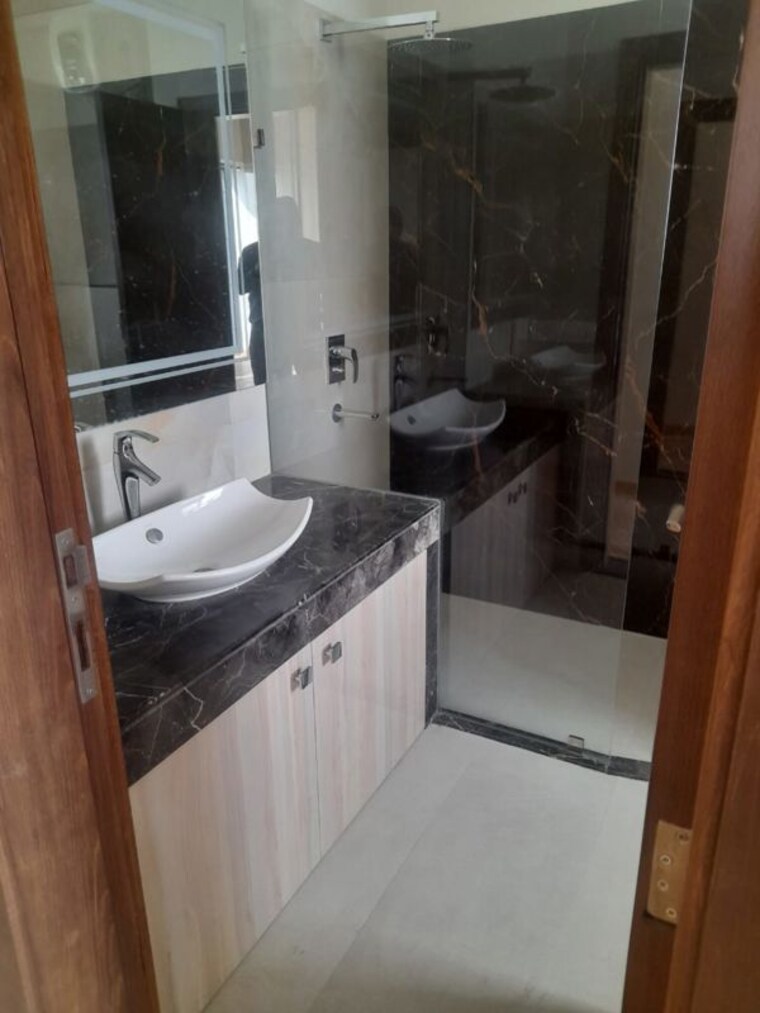 Bathroom, m3m-latitude 4 Bedroom 3000 Sq.Ft. Apartment In Sector 65 Gurgaon 10424997