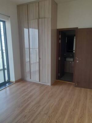 Room in 4 BHK Apartment at M3M Latitude, Sector 65 – for Rent